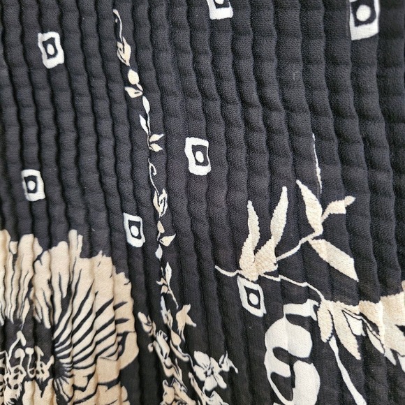 Women’s Size Medium Accordion Pleated Black Tan Floral Sleeveless Top Scoop Neck - Picture 5 of 6